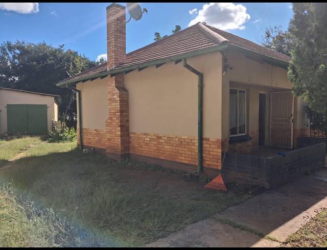 3 BEDROOM FREESTANDING FOR SALE IN STILFONTEIN EXT 3